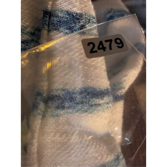 Isabella’s Closet knit size XL waterfall front hoodie in ocean blue and white. - Picture 5 of 5